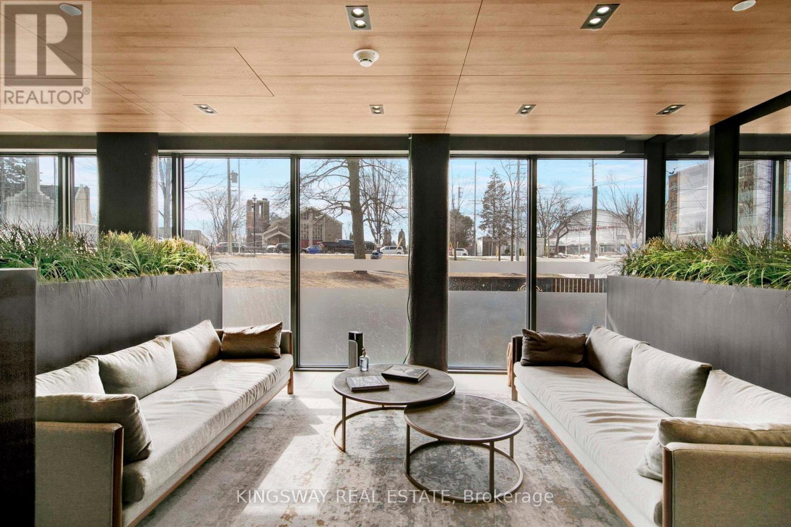 910 - 21 Park Street, Mississauga, ON - Indoor