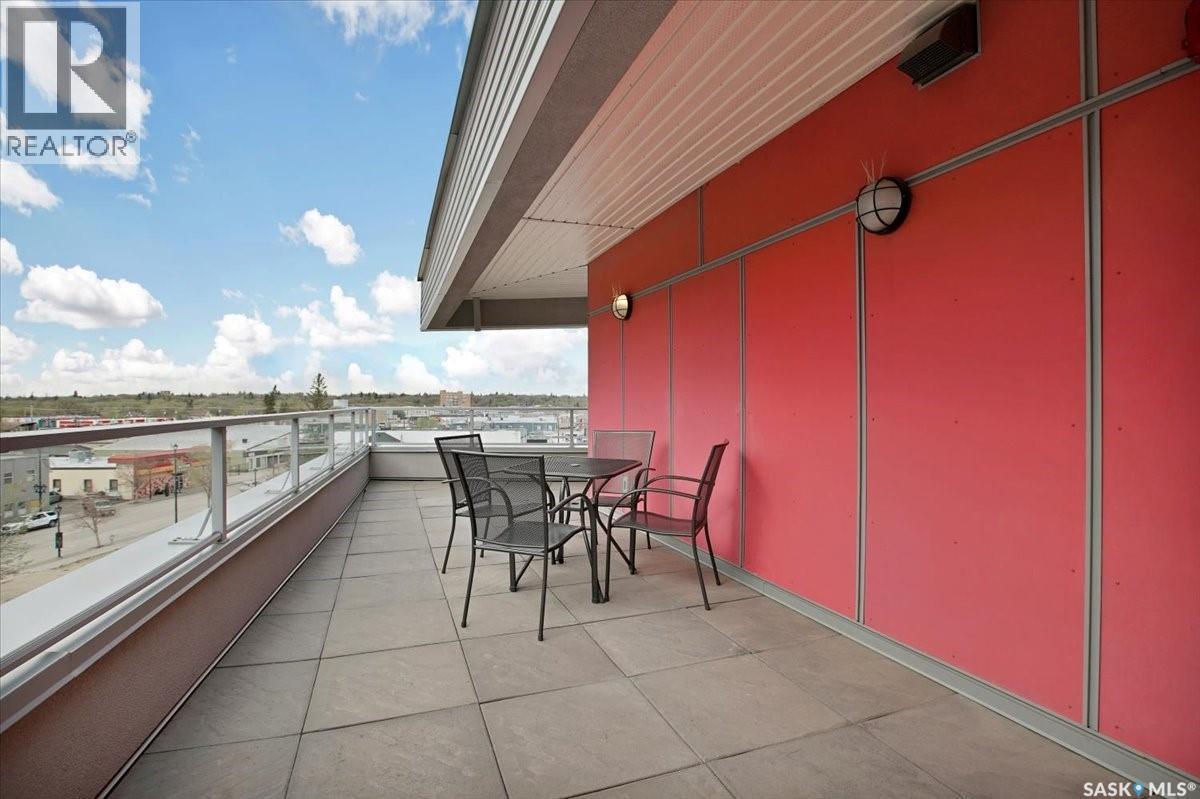304 404 C Avenue S, Saskatoon, SK - With Exterior