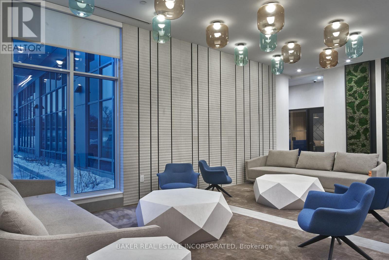 Northshore Condo Lobby - 314 - 500 Plains Road E, Burlington, ON - Indoor