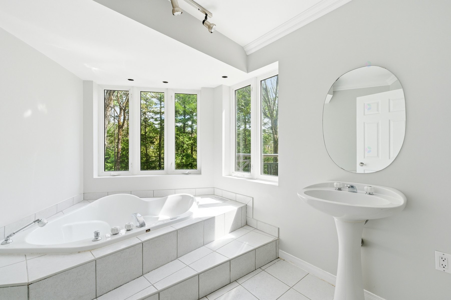 Salle de bains attenante à la CCP - 276 Rue Des Eaux-Vives, Saint-Jérôme, QC - Indoor Photo Showing Bathroom