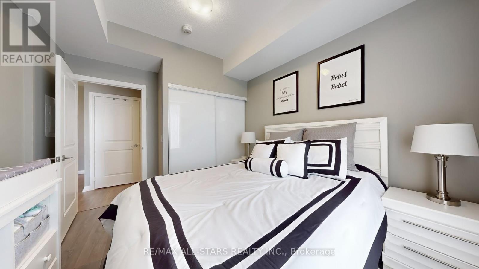 427 - 50 Ann O'Reilly Road, Toronto, ON - Indoor Photo Showing Bedroom