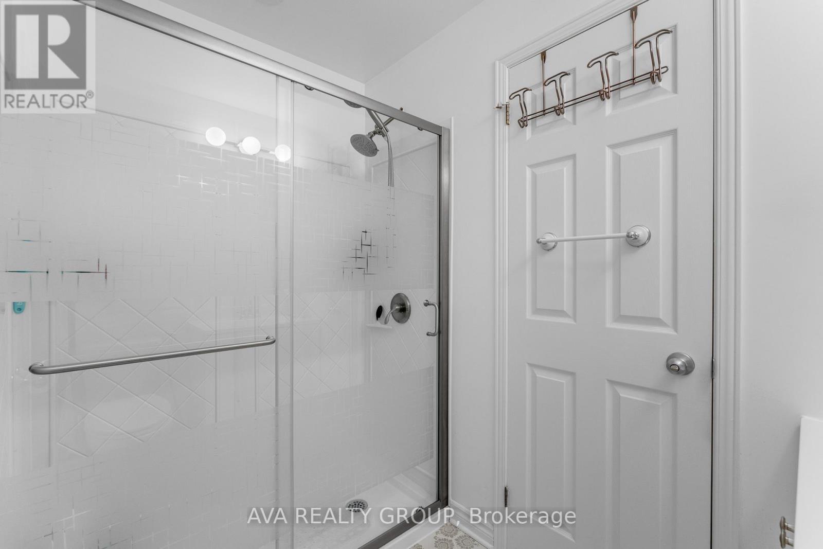 106 Stratas Court N, Ottawa, ON