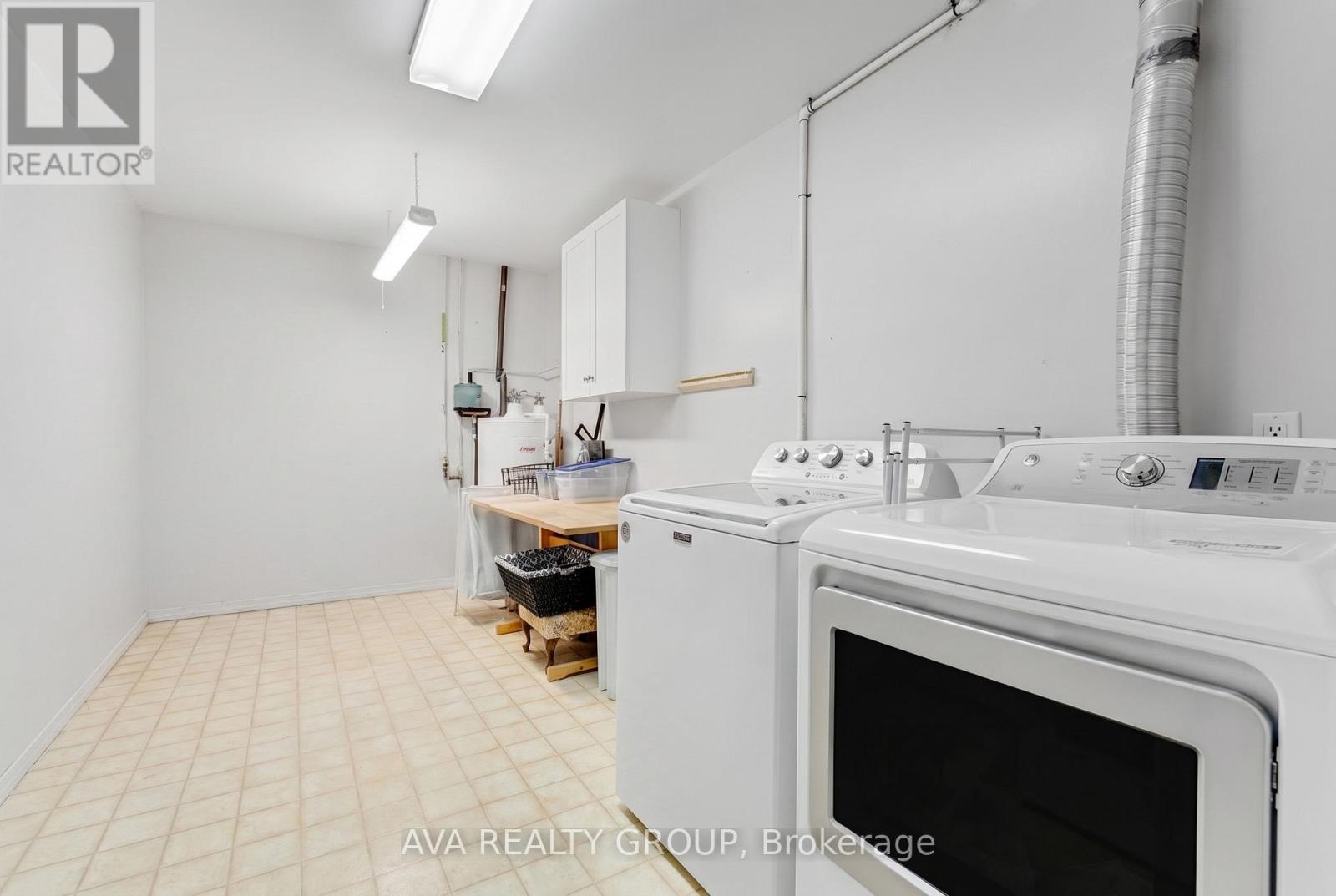 106 Stratas Court N, Ottawa, ON