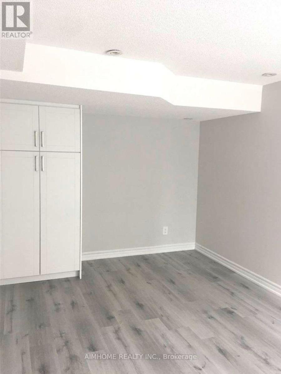 Lower - 71 Dewpoint Road, Vaughan, ON - Indoor Photo Showing Other Room
