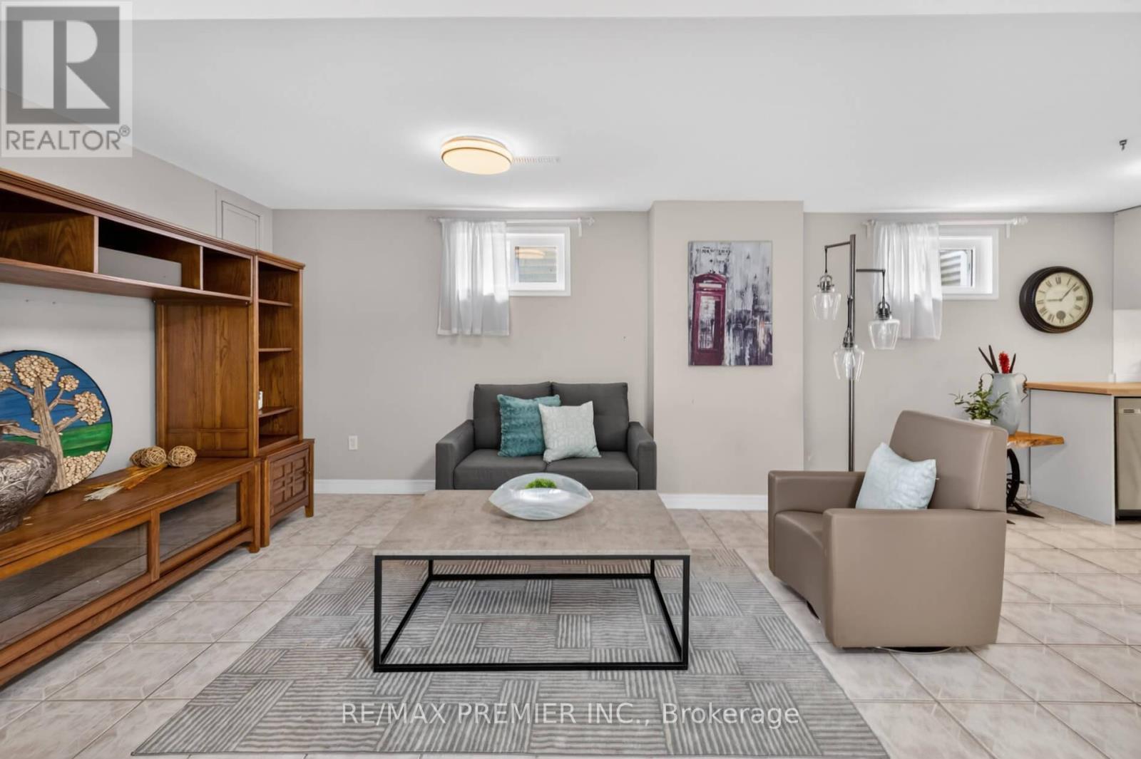 248 Forest Drive, Vaughan, ON - Indoor Photo Showing Living Room