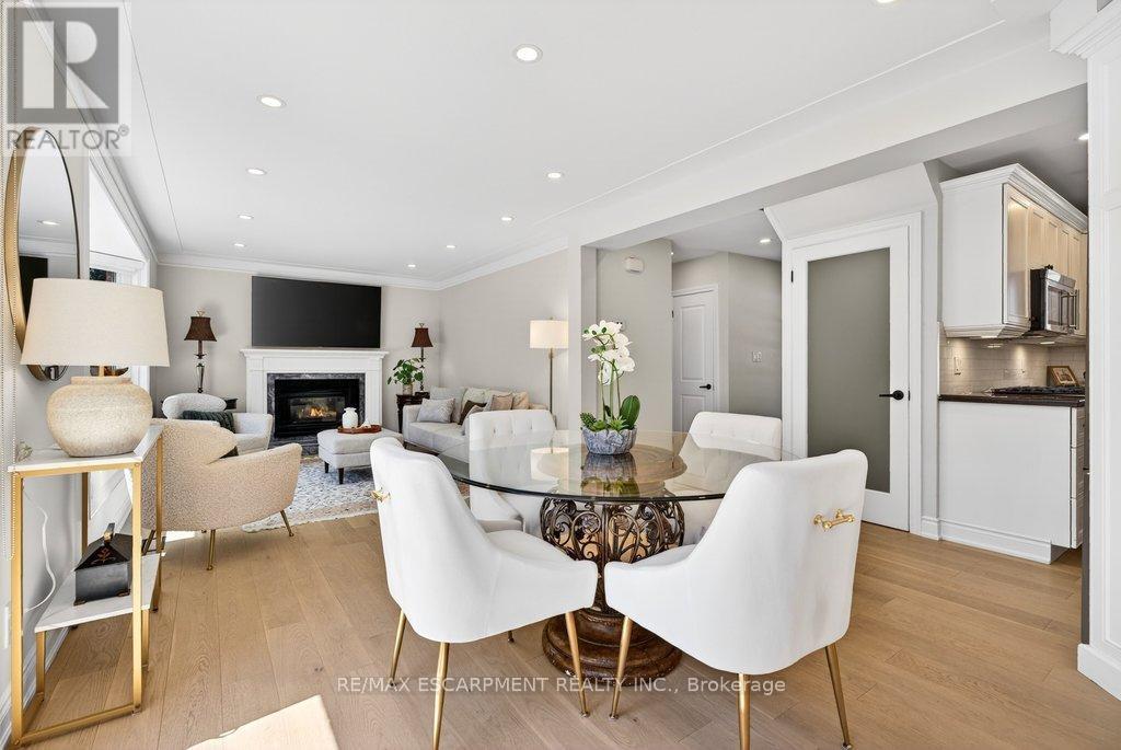 350 East Side Crescent, Burlington, ON - Indoor Photo Showing Dining Room With Fireplace