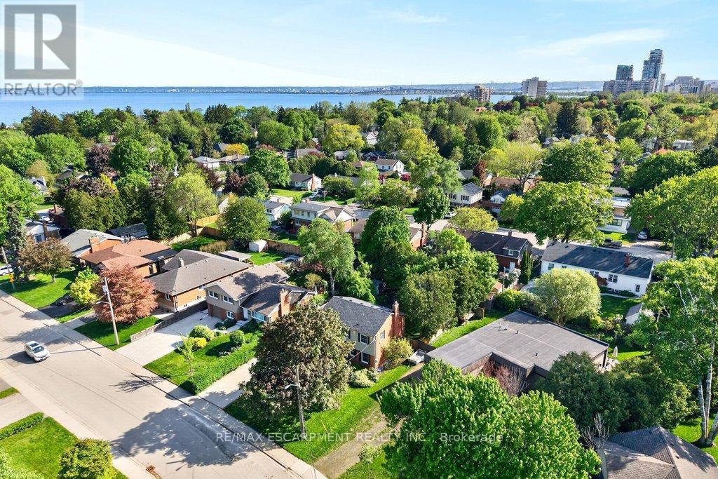 350 East Side Crescent, Burlington, ON - Outdoor With Body Of Water With View