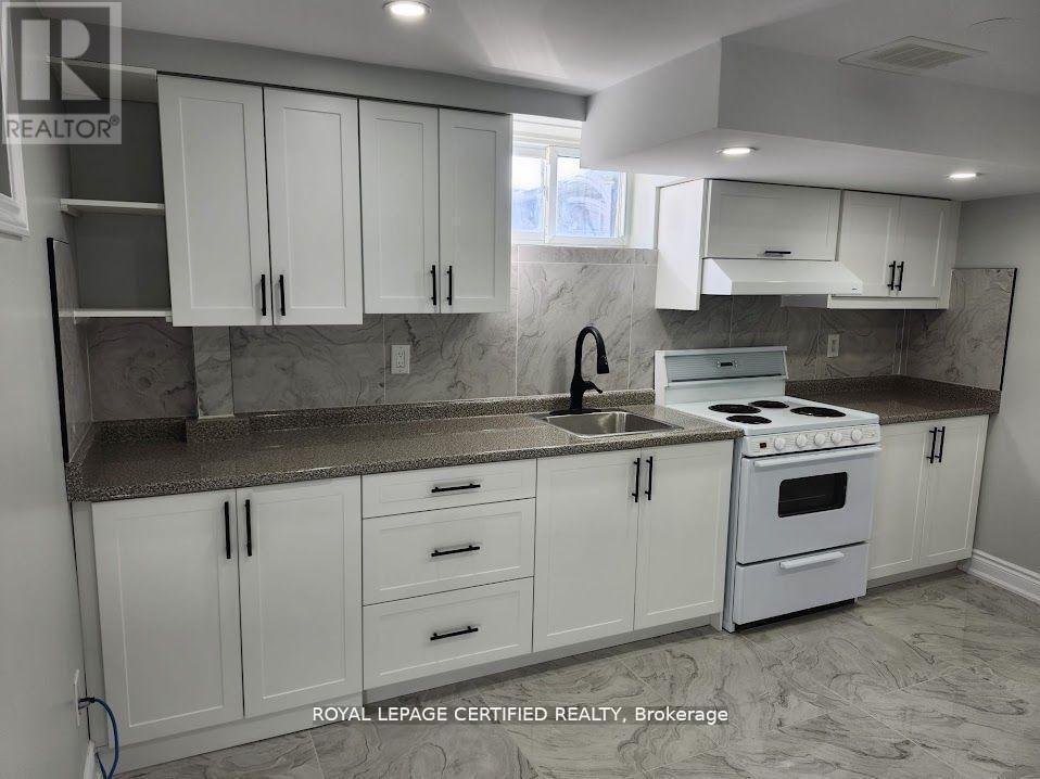 38 Collier Road, Thorold, ON - Indoor Photo Showing Kitchen