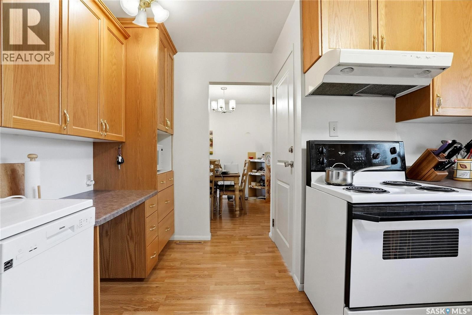 2362 Easthill, Saskatoon, SK - Indoor Photo Showing Kitchen