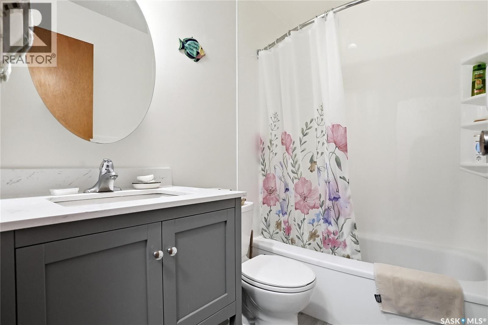2362 Easthill, Saskatoon, SK - Indoor Photo Showing Bathroom