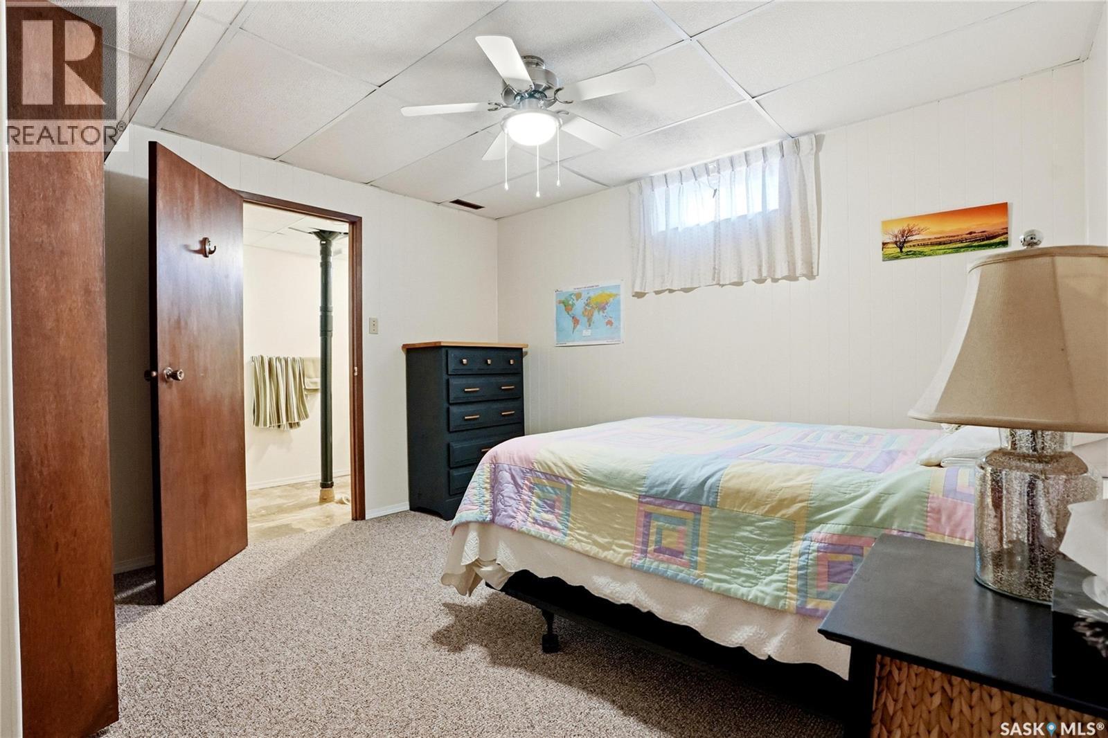 2362 Easthill, Saskatoon, SK - Indoor Photo Showing Bedroom