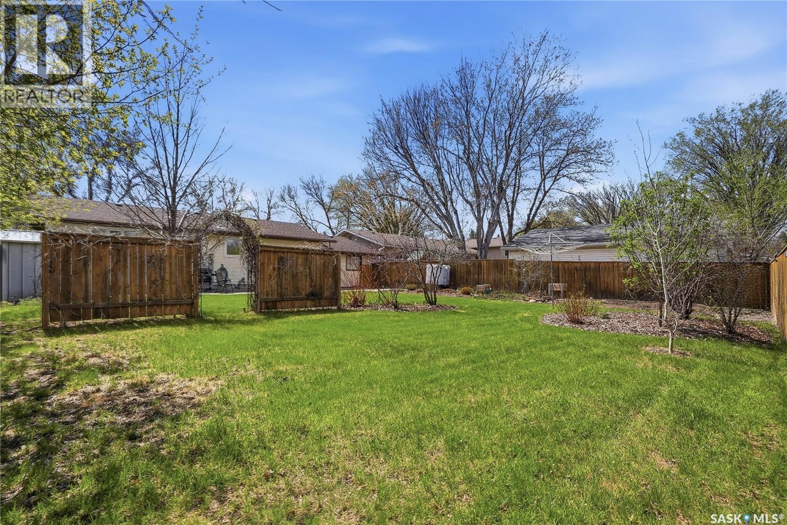 2362 Easthill, Saskatoon, SK - Outdoor With Backyard