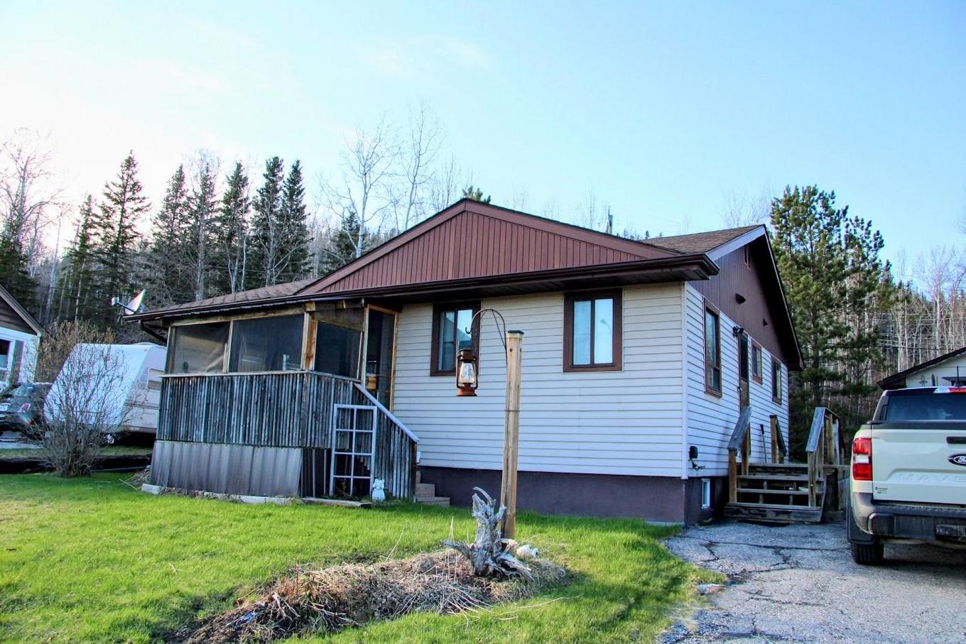 9 Swallow Drive, Manitouwadge, ON - Outdoor With Deck Patio Veranda