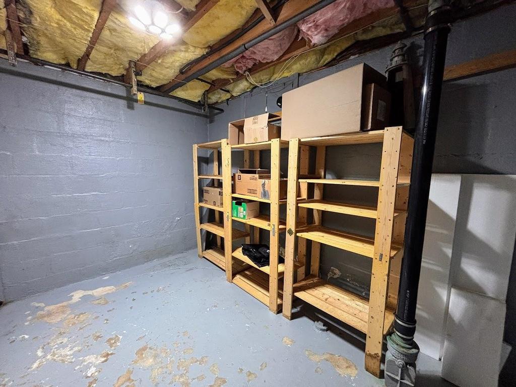 9 Swallow Drive, Manitouwadge, ON - Indoor Photo Showing Garage