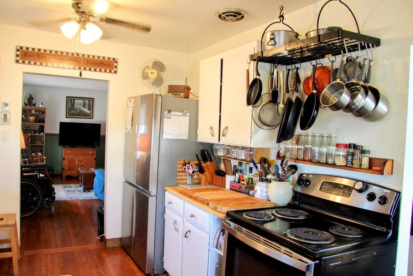9 Swallow Drive, Manitouwadge, ON - Indoor Photo Showing Kitchen