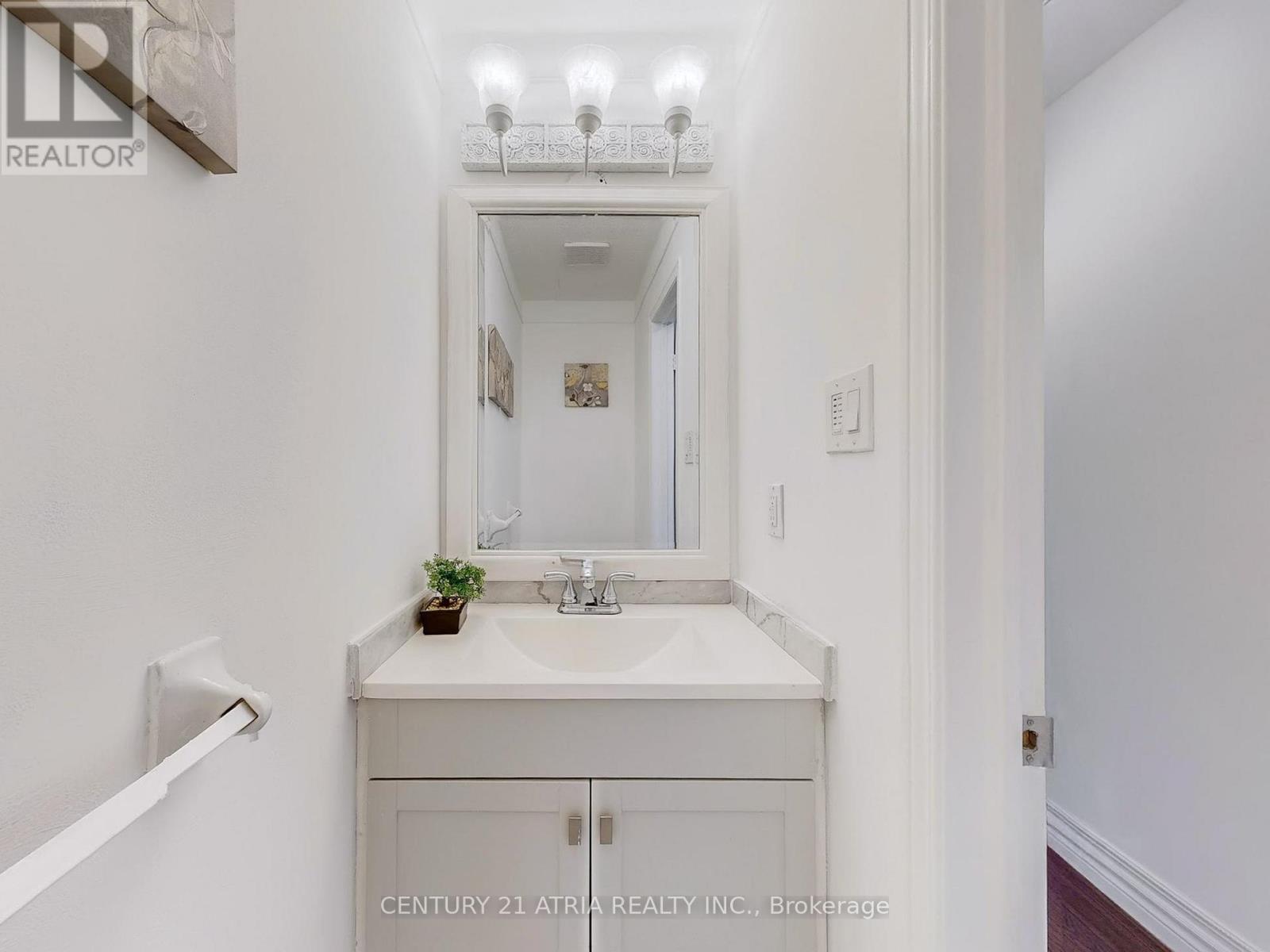 1366 Treeland Street, Burlington, ON - Indoor Photo Showing Bathroom