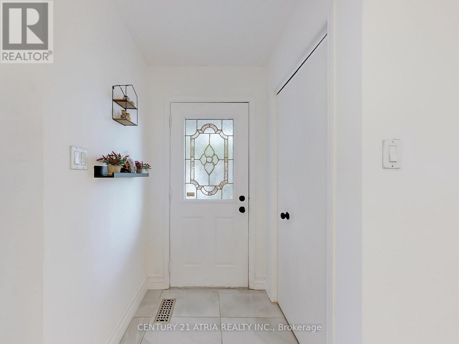 1366 Treeland Street, Burlington, ON - Indoor Photo Showing Other Room