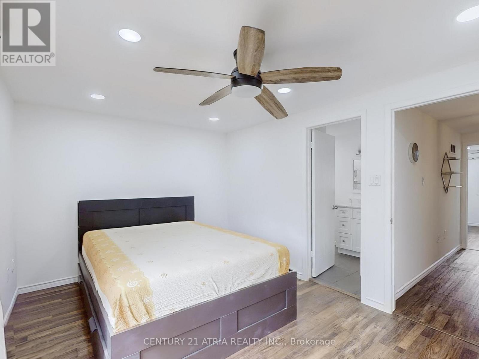 1366 Treeland Street, Burlington, ON - Indoor Photo Showing Bedroom