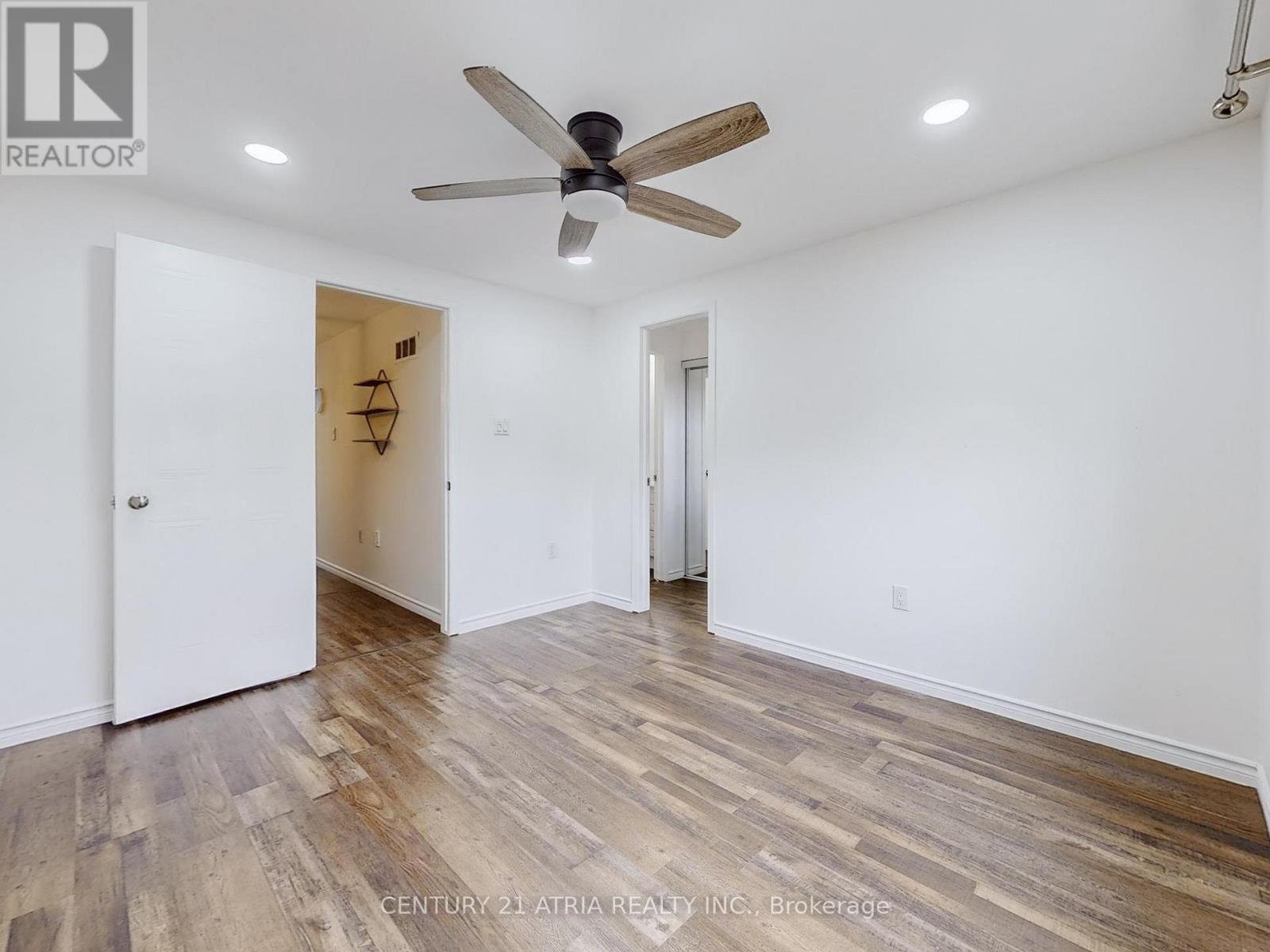 1366 Treeland Street, Burlington, ON - Indoor Photo Showing Other Room
