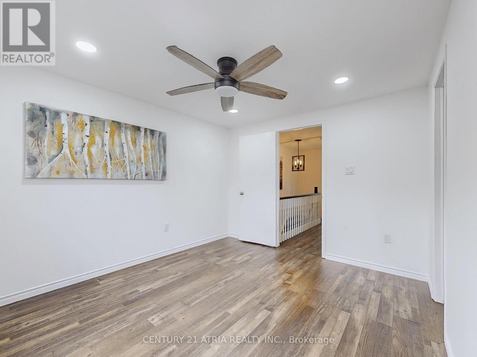 1366 Treeland Street, Burlington, ON - Indoor Photo Showing Other Room