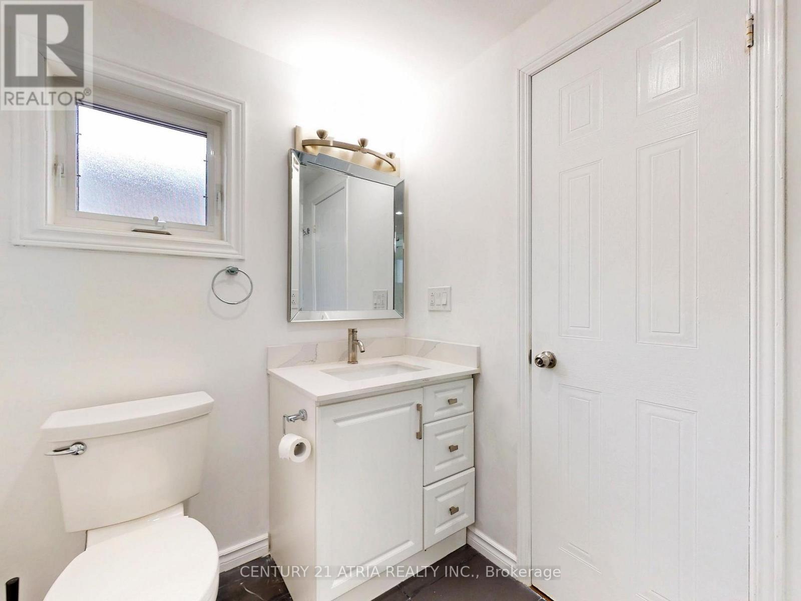 1366 Treeland Street, Burlington, ON - Indoor Photo Showing Bathroom