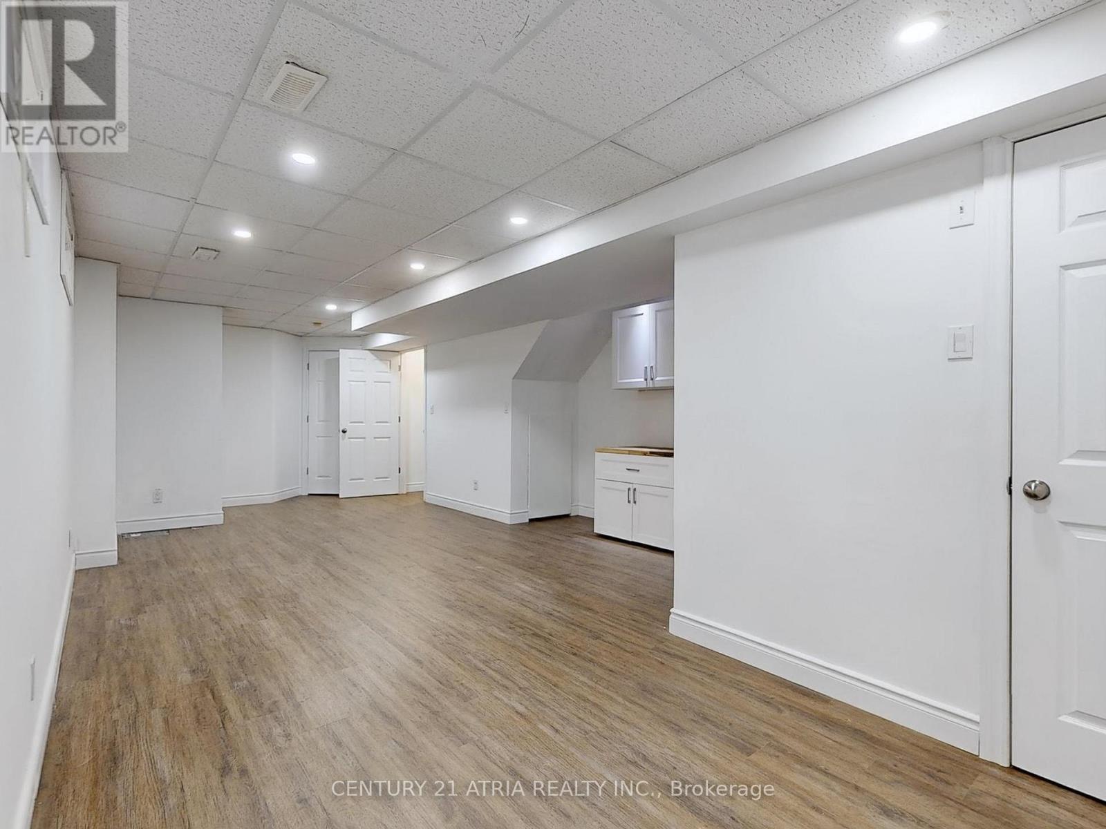 1366 Treeland Street, Burlington, ON - Indoor Photo Showing Other Room