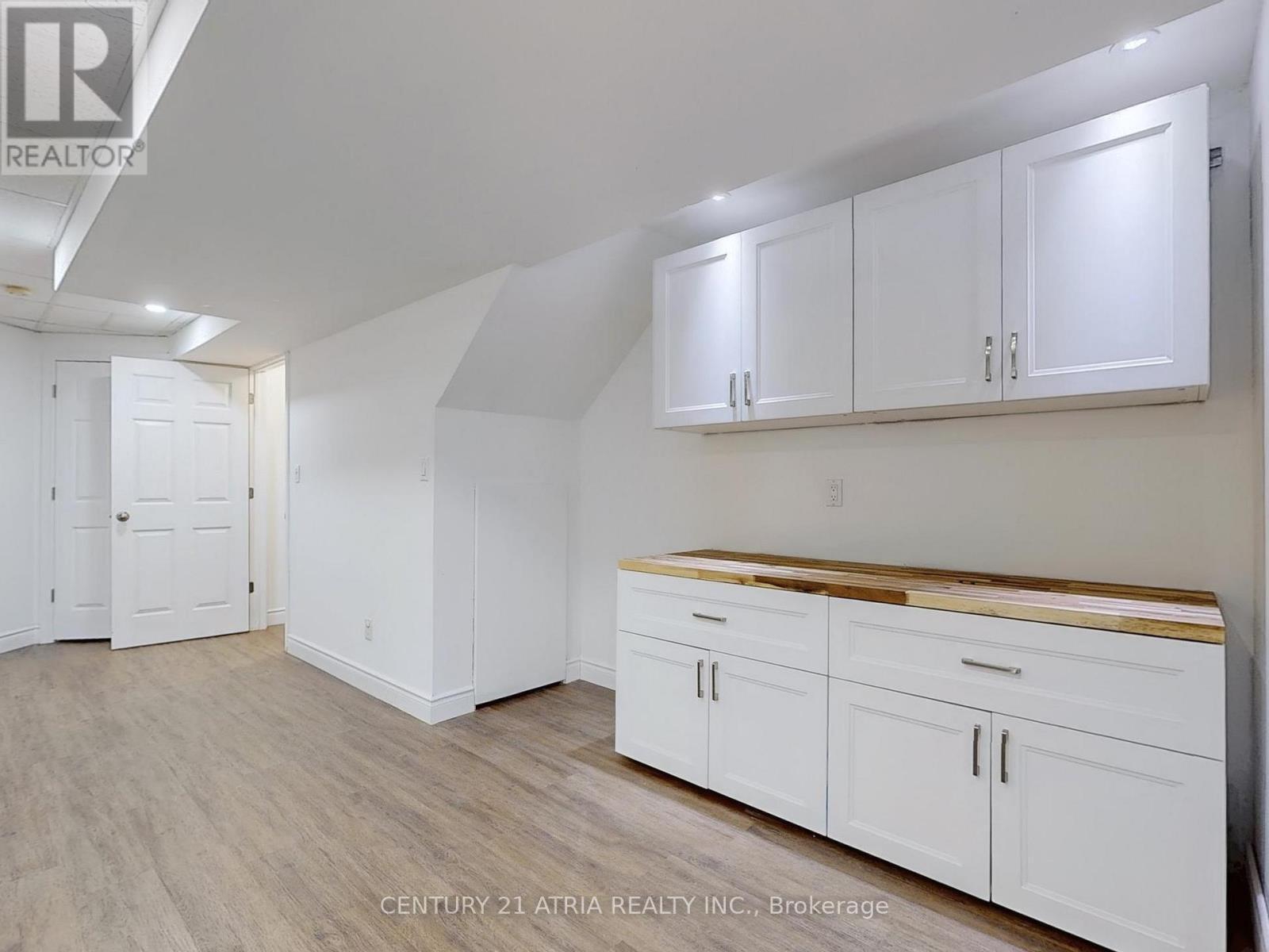 1366 Treeland Street, Burlington, ON - Indoor Photo Showing Other Room