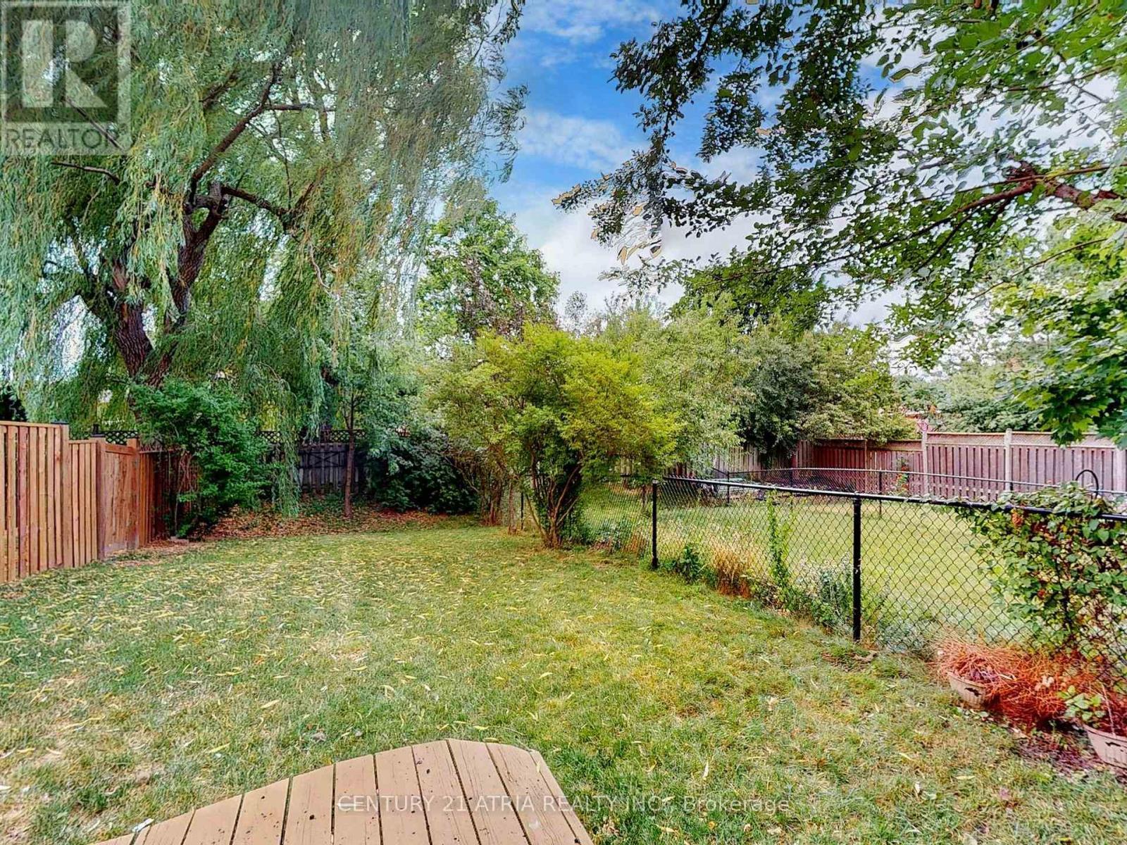 1366 Treeland Street, Burlington, ON - Outdoor