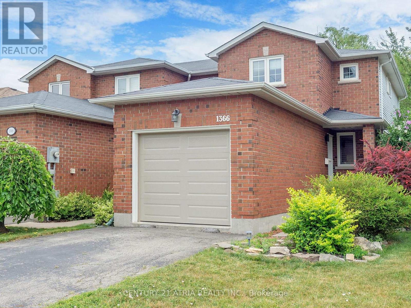 1366 Treeland Street, Burlington, ON - Outdoor With Exterior
