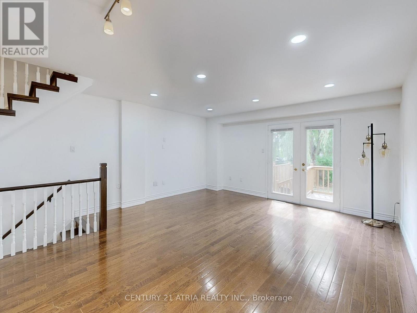 1366 Treeland Street, Burlington, ON - Indoor Photo Showing Other Room