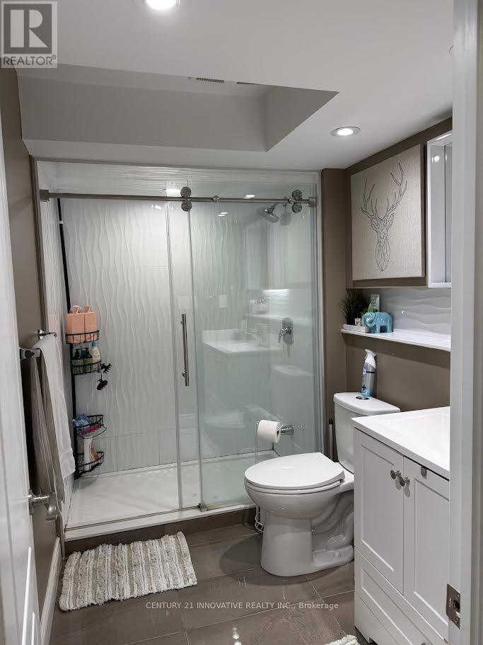 6197 Duford Drive, Mississauga, ON - Indoor Photo Showing Bathroom