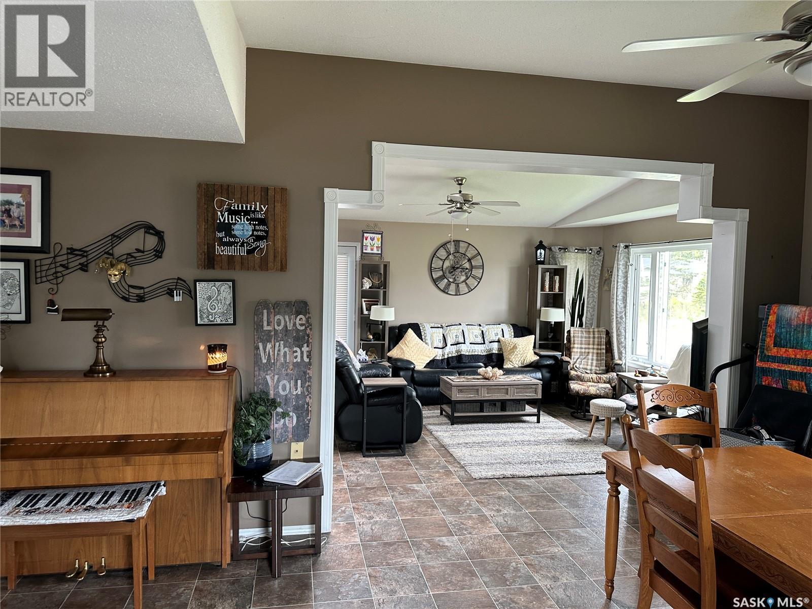 228 6Th Avenue N, Big River, SK - Indoor