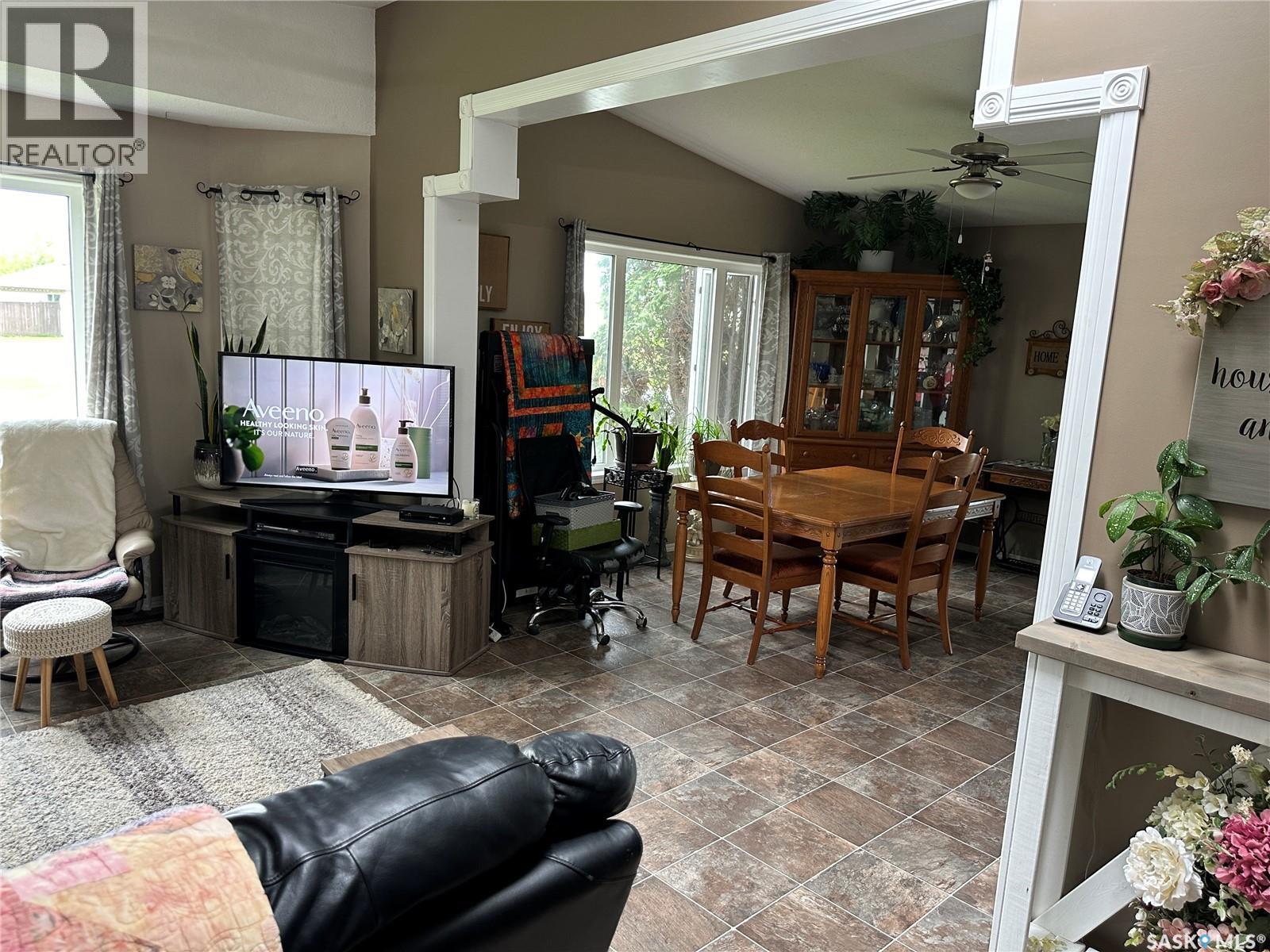 228 6Th Avenue N, Big River, SK - Indoor