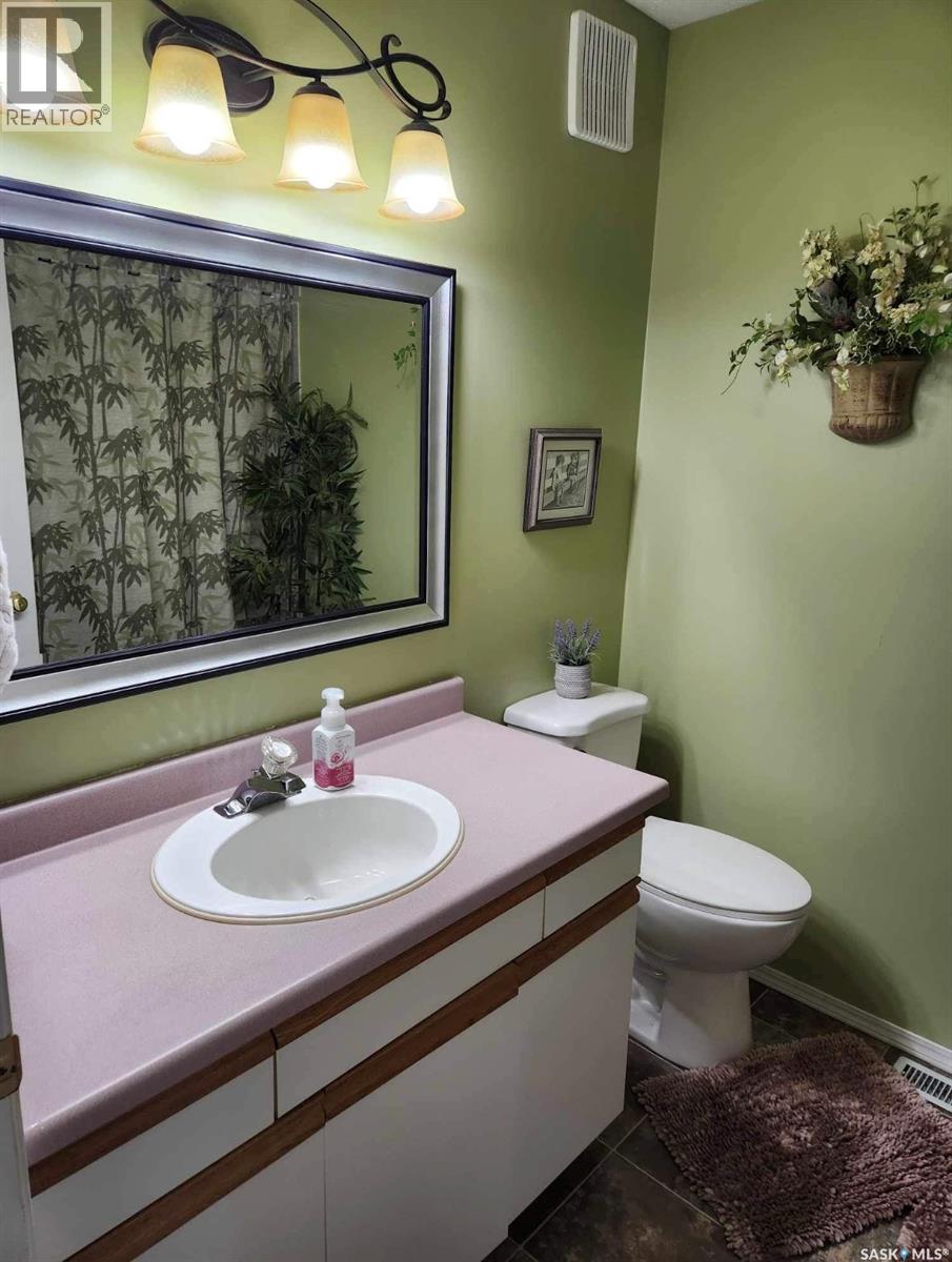 228 6Th Avenue N, Big River, SK - Indoor Photo Showing Bathroom