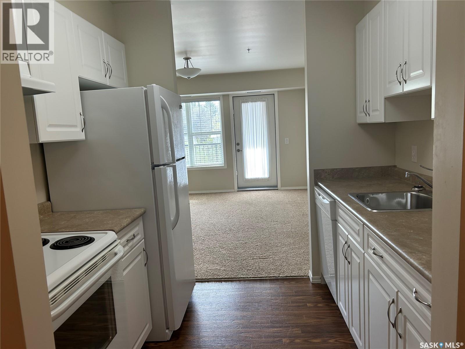 321 601 110Th Avenue, Tisdale, SK - Indoor Photo Showing Kitchen