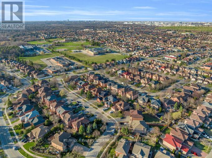 5683 Oldcastle Crescent, Mississauga, ON - Outdoor With View