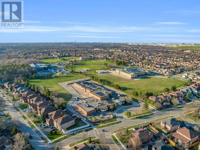 5683 Oldcastle Crescent, Mississauga, ON - Outdoor With View