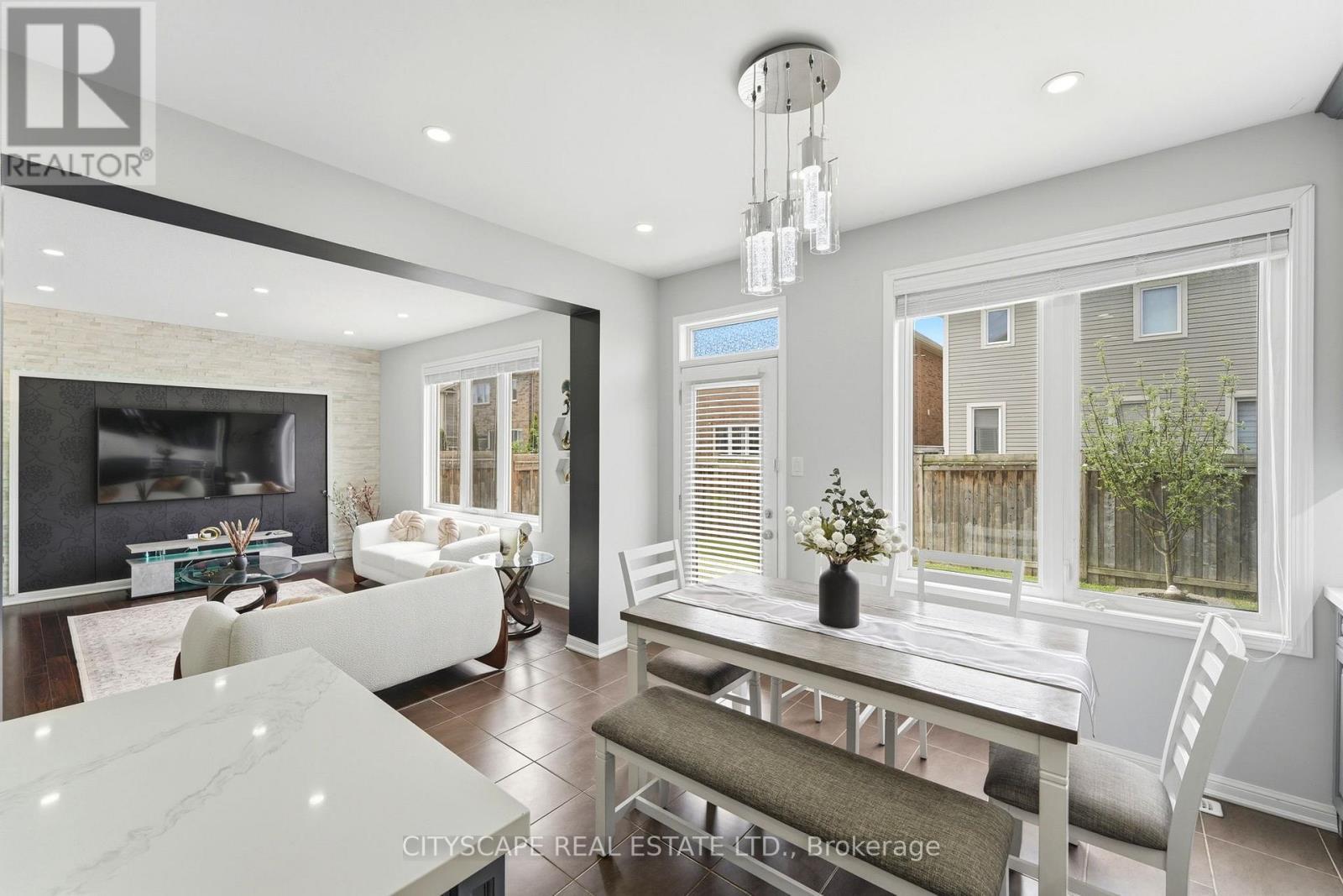 305 Gleave Terrace E, Milton, ON - Indoor