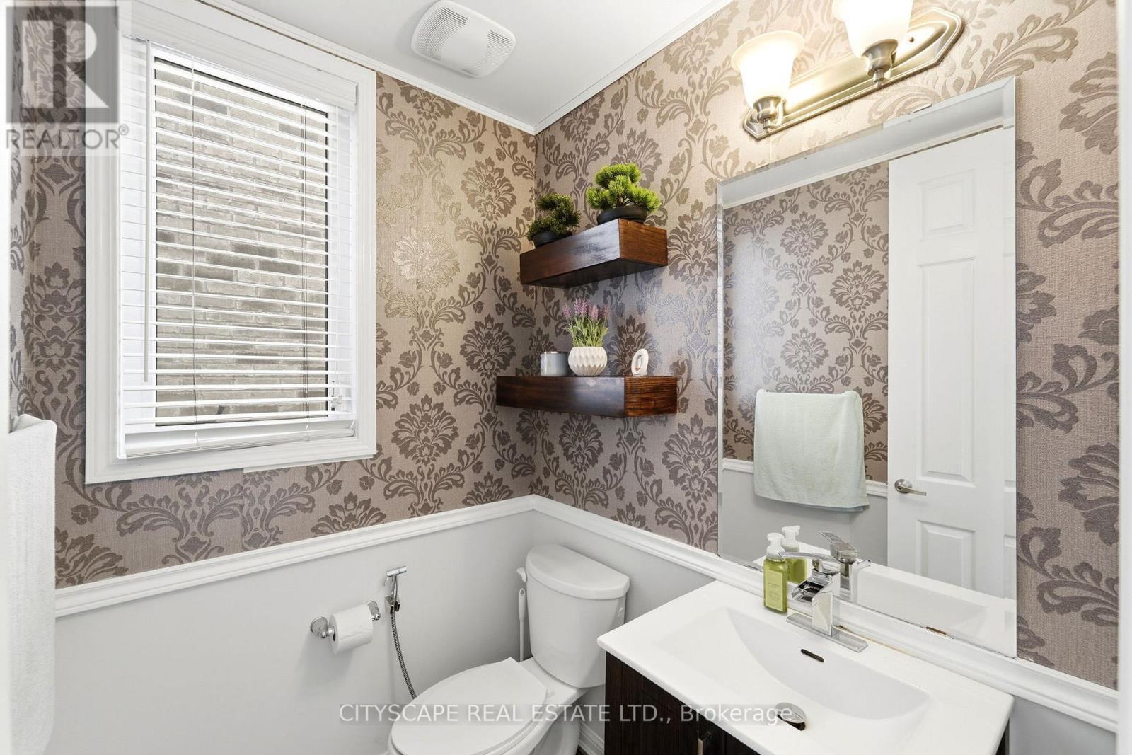 305 Gleave Terrace E, Milton, ON - Indoor Photo Showing Bathroom