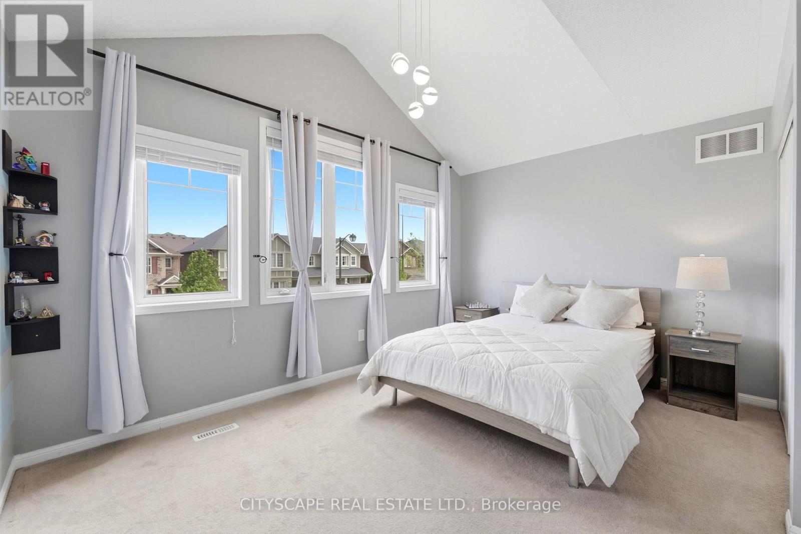 305 Gleave Terrace E, Milton, ON - Indoor Photo Showing Bedroom
