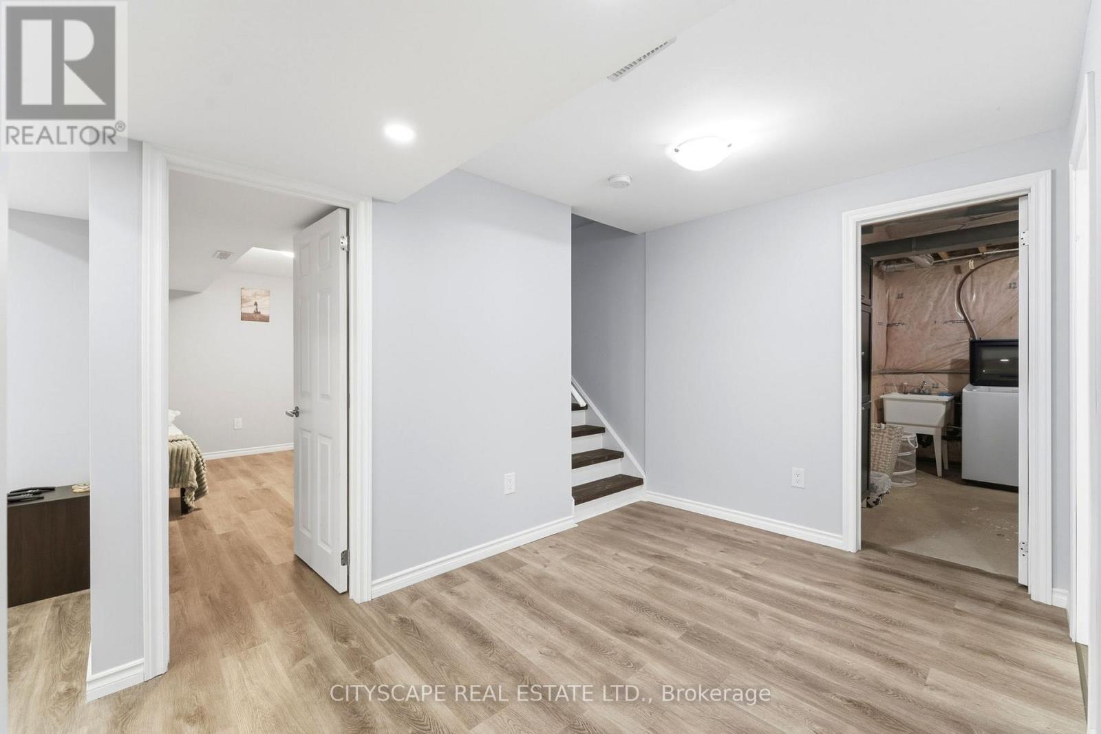 305 Gleave Terrace E, Milton, ON - Indoor Photo Showing Other Room