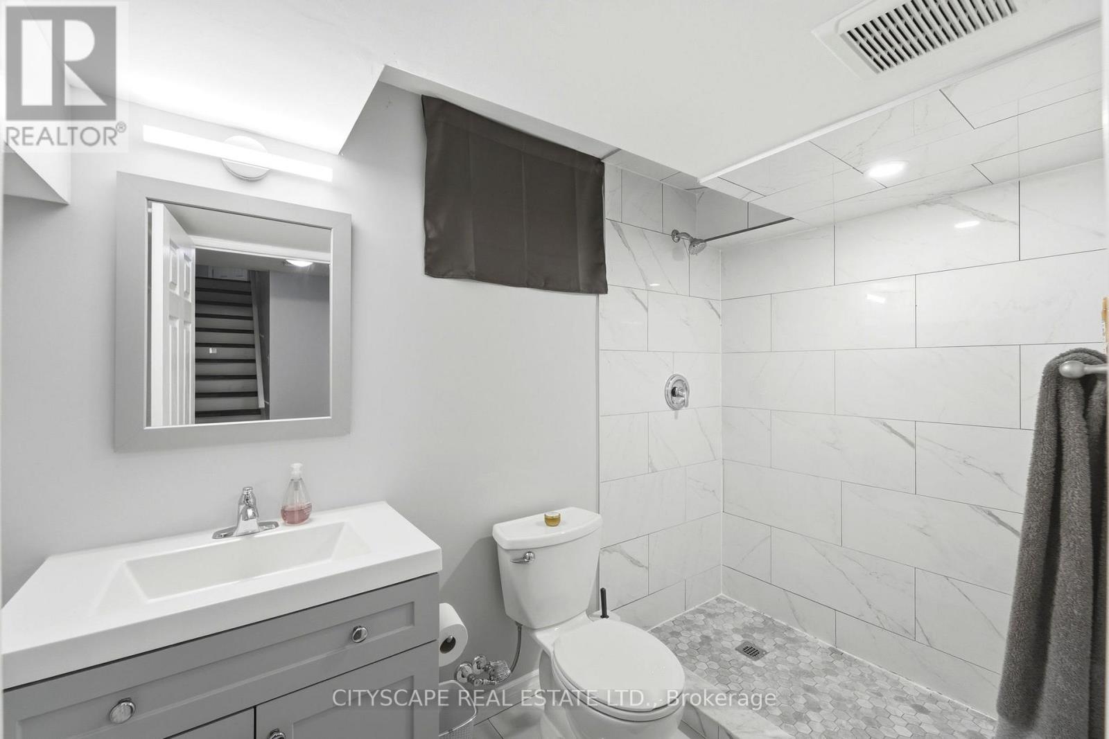 305 Gleave Terrace E, Milton, ON - Indoor Photo Showing Bathroom