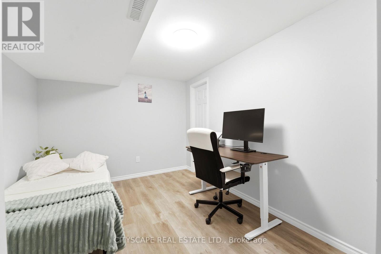 305 Gleave Terrace E, Milton, ON - Indoor Photo Showing Office