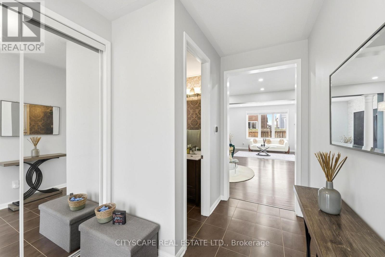 305 Gleave Terrace E, Milton, ON - Indoor Photo Showing Other Room