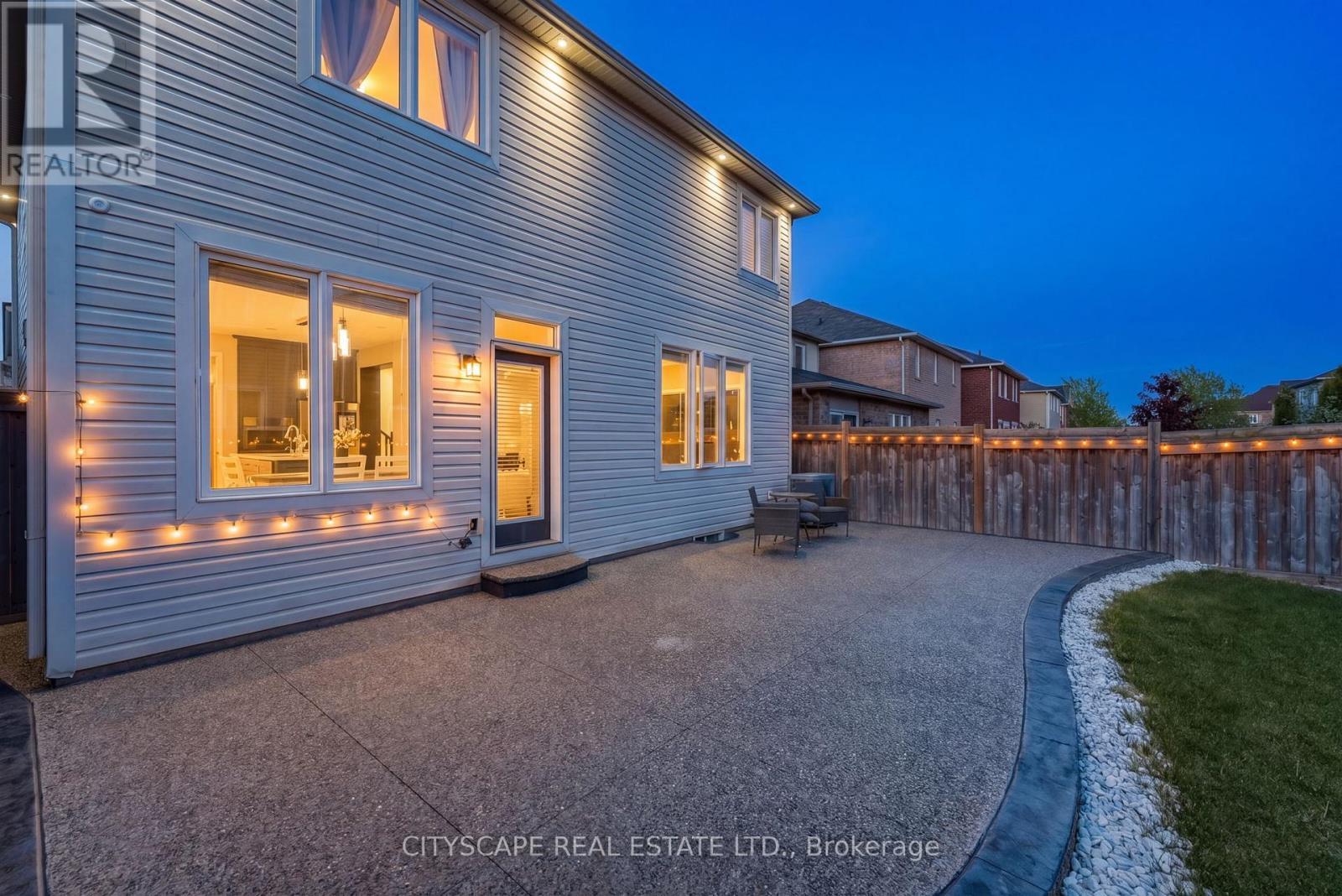 305 Gleave Terrace E, Milton, ON - Outdoor