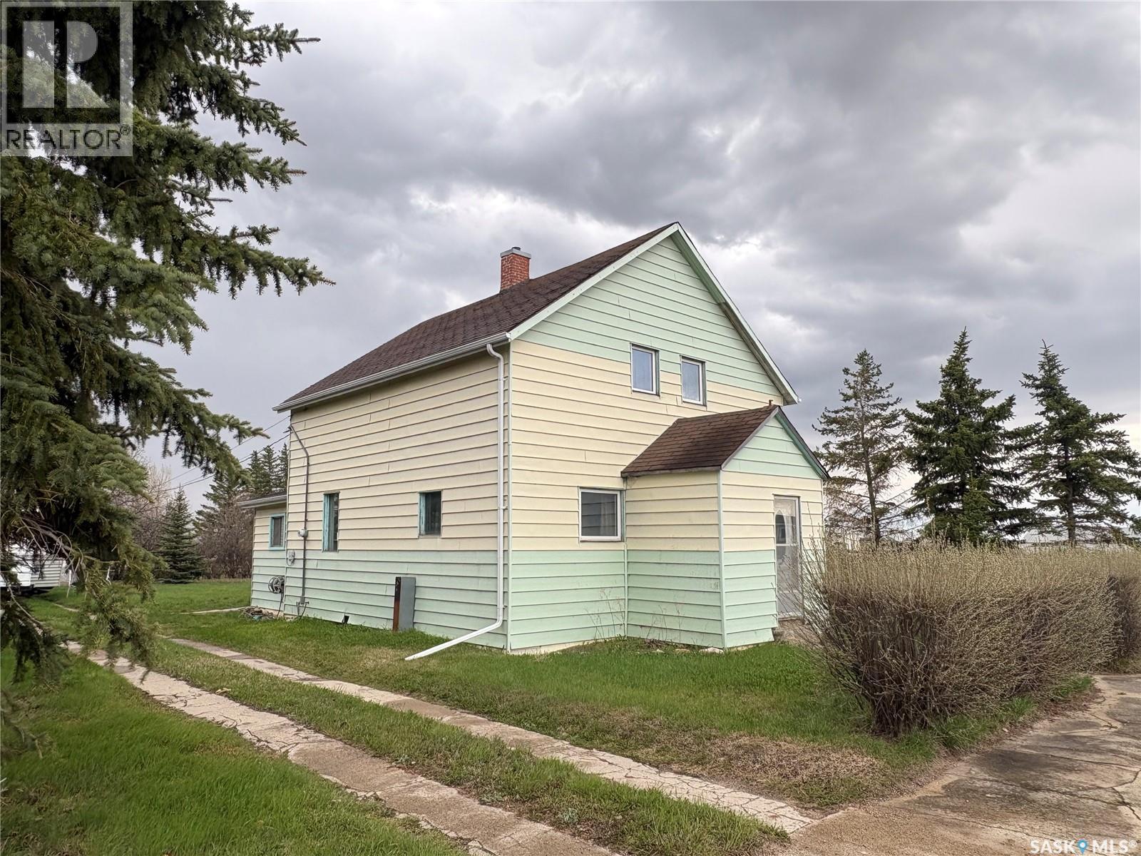 102- 104 2Nd Avenue, Meacham, SK - Outdoor