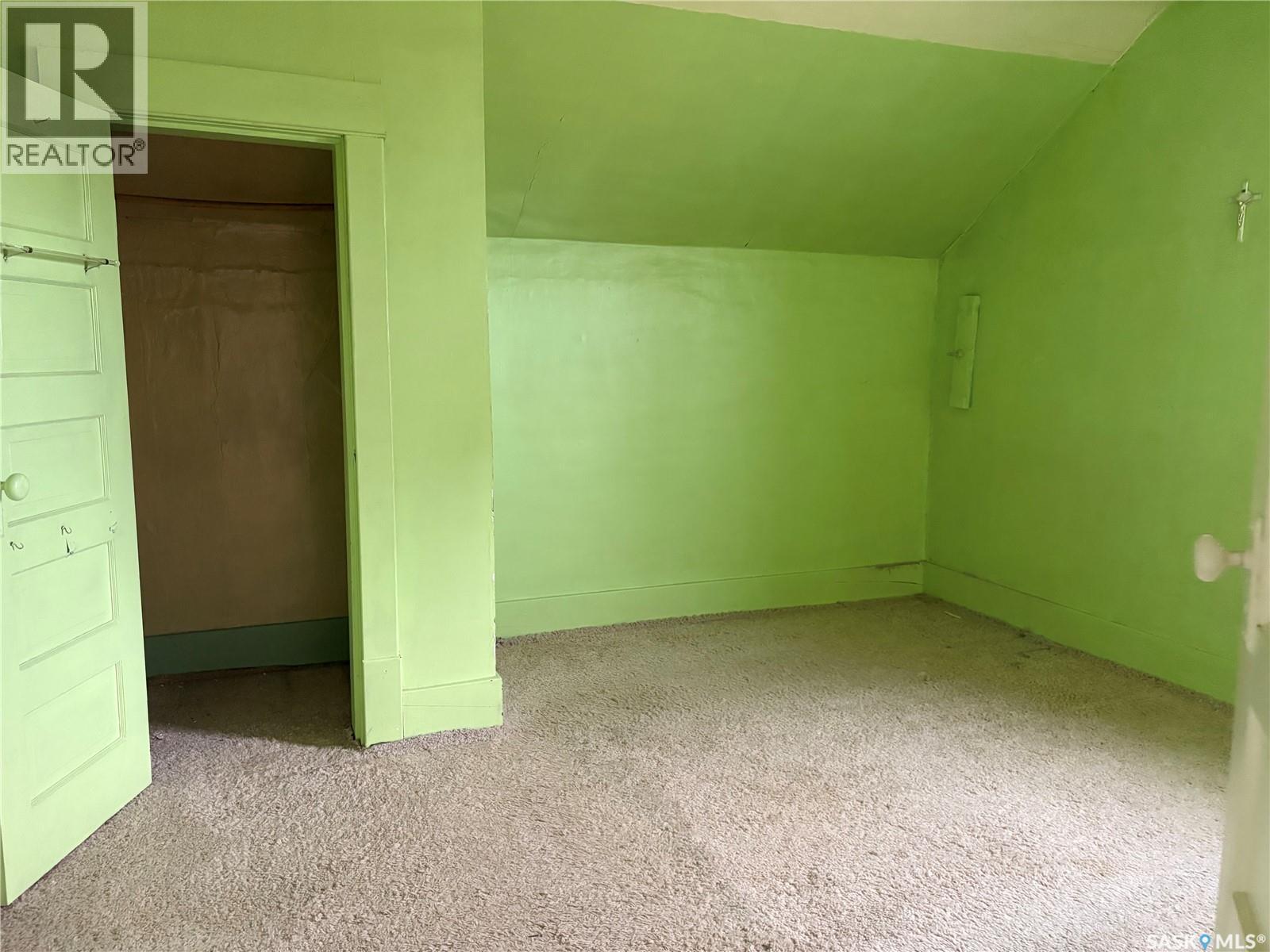 102- 104 2Nd Avenue, Meacham, SK - Indoor Photo Showing Other Room