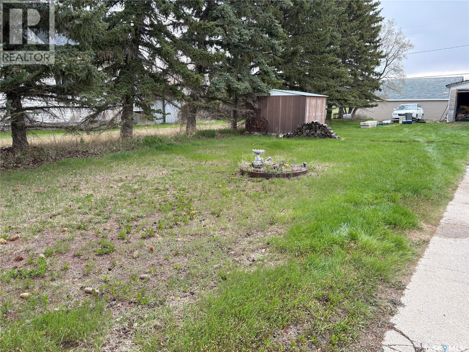 102- 104 2Nd Avenue, Meacham, SK - Outdoor