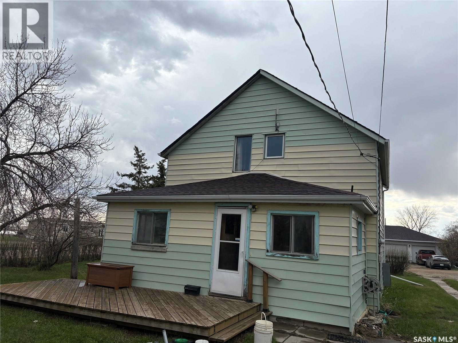 102- 104 2Nd Avenue, Meacham, SK - Outdoor