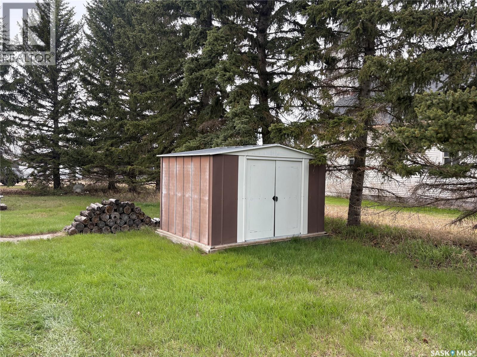 102- 104 2Nd Avenue, Meacham, SK - Outdoor